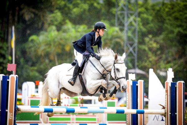 Isadora Pastore Resende Vilela com Sil For campeã Mirim (Luis Ruas)