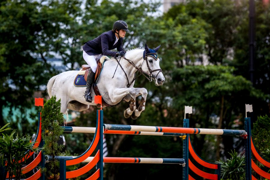 Thales Marino, 19, montando Deauville fatura o GP Internacional Top Riders na Hípica Paulista