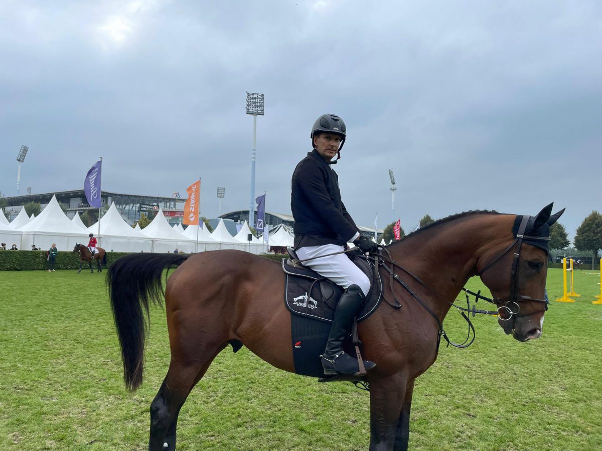 Bernardo e Mosito na área de aquecimento em Aachen, Alemanha
