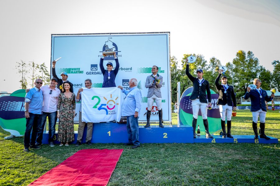 Comemoração no pódio do GP Cidade de Porto Alegre 250 anos (Luis Ruas)