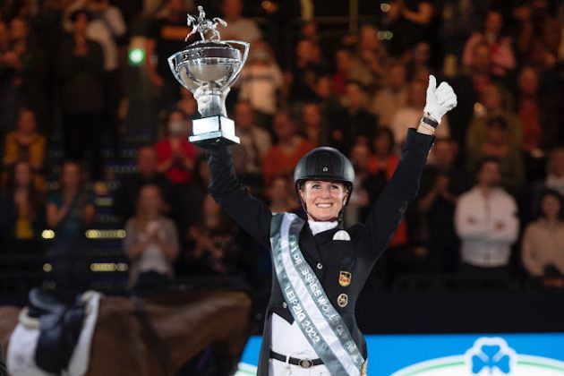 Jessica Von Bredow-Werndl ganha as finais da Copa do Mundo de Adestramento no Hipismo