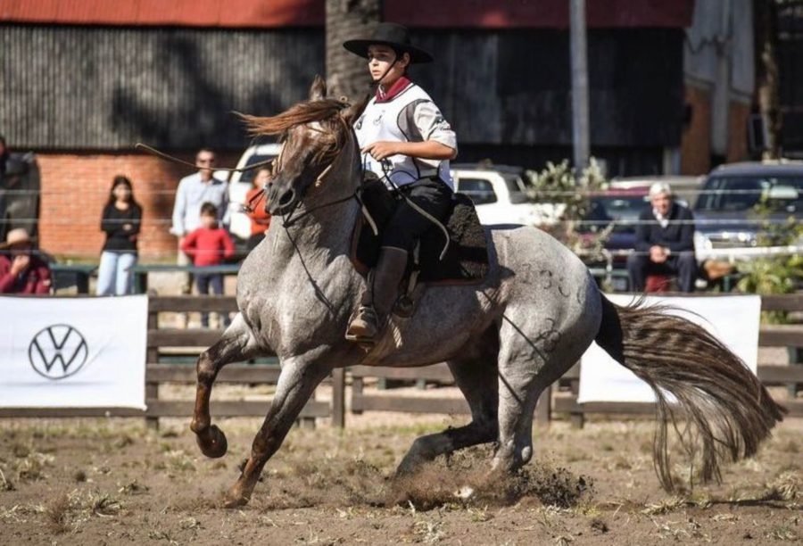 Freio de Ouro do Uruguai classifica ginete mais jovem da história