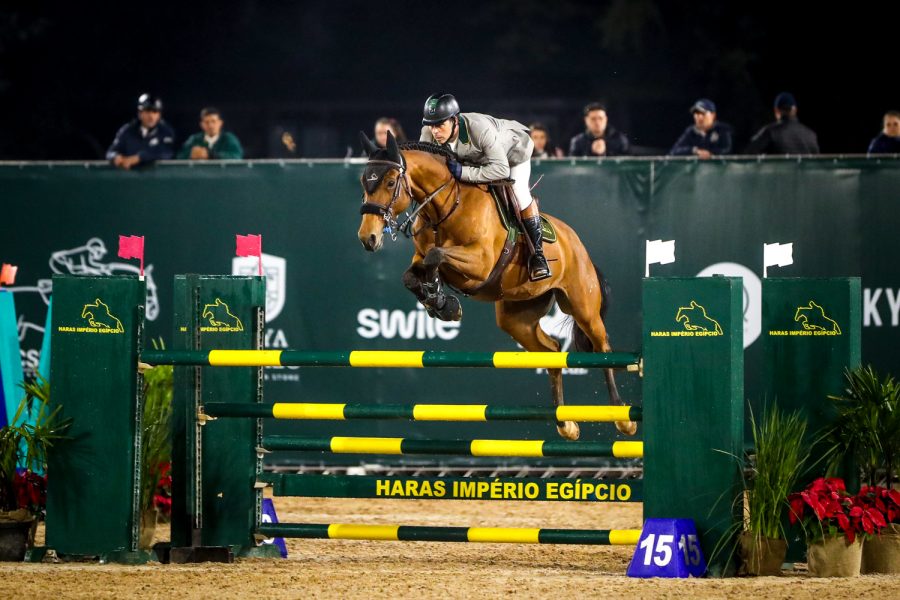 Renato Junqueira com Zarabatana 3K Império Egípcio fatura a Copa Ouro Haras Rosa Mystica em Santo Amaro