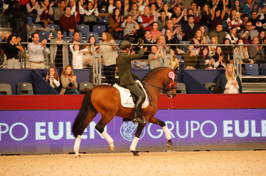 João Victor Marcari Oliva com Escorial Horsecampline bate, na Espanha, mais um recorde no Hipismo Adestramento