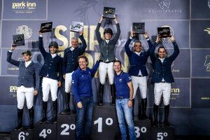 Comemoração no pódio do Clássico do CSN5 SHP Open (Luis Ruas)