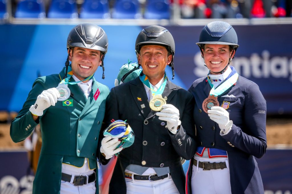 João Victor, prata, Julio Mendonza, ouro, e Anna Marek, bronze (Luis Ruas CBH)